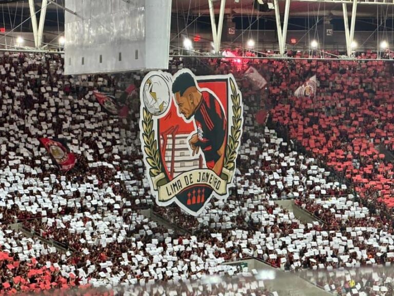Flamengo Provoca Palmeiras com Mosaicos e Faixas em Grande Festa no Maracanã