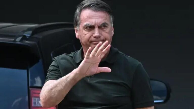 Pedido de revisão da condenação de Jair Bolsonaro avança no STF