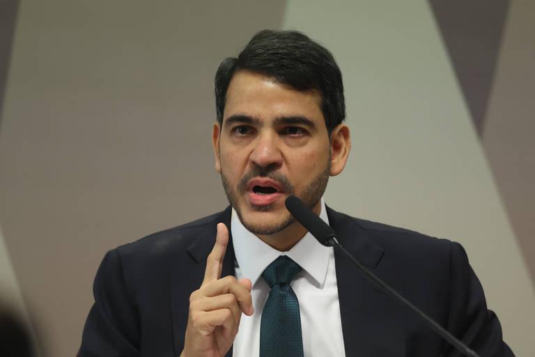 Momentos da sabatina de Jorge Messias para o STF
