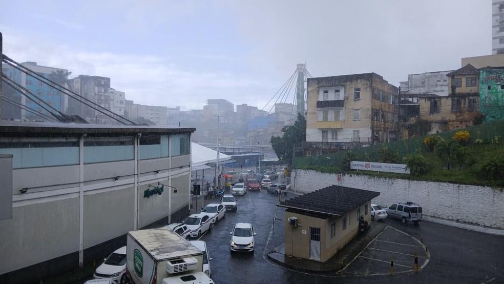 Chuva em Salvador - Imagem da Estação da Lapa