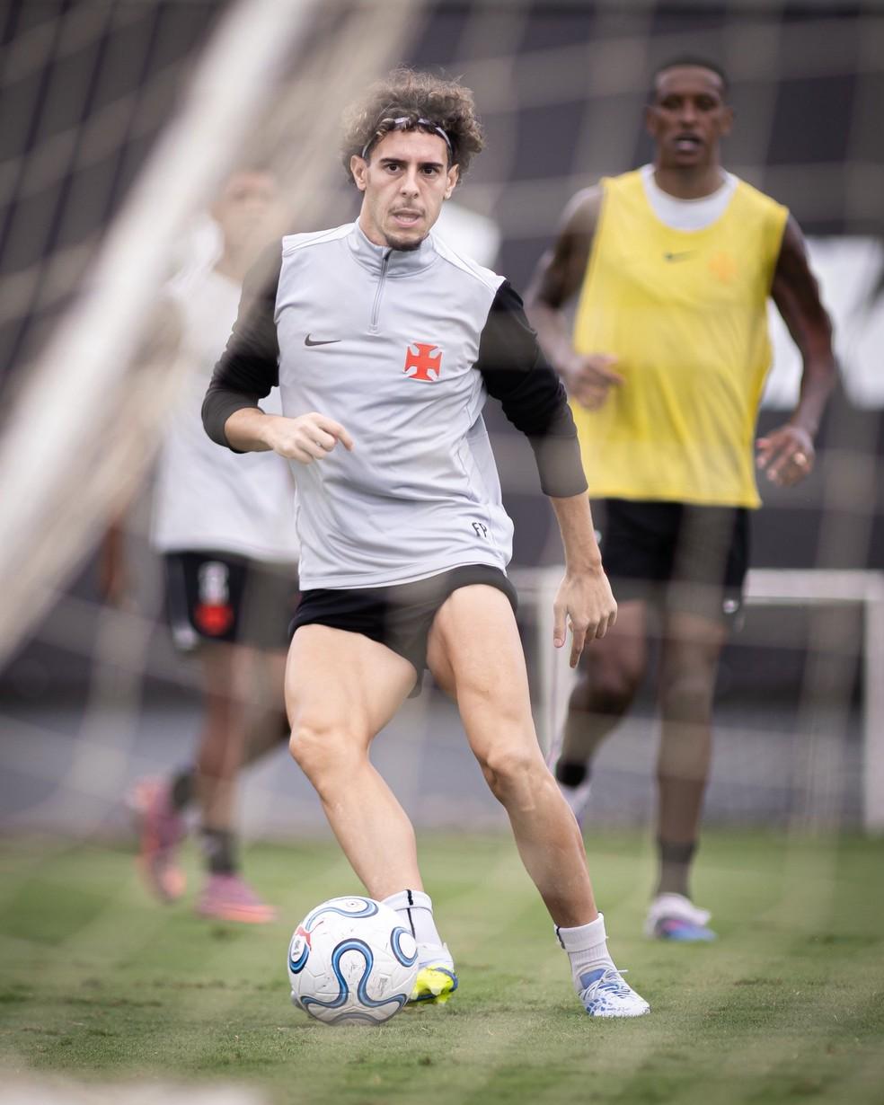 Nuno Moreira em treino no CT do Vasco