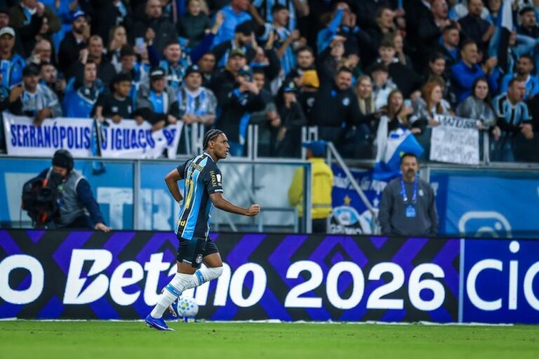 Tetê quebra jejum de 100 dias e resgata esperança no Grêmio