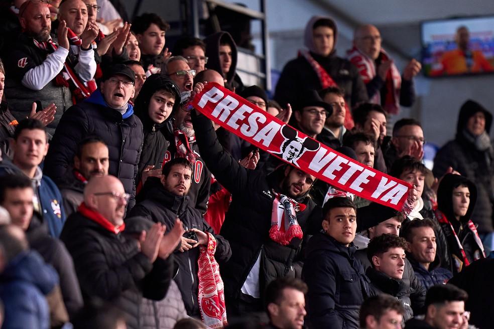 Torcida do Rayo protesta contra dono do clube