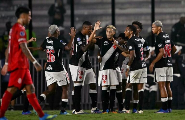 Vasco da Gama conhece seu adversário nos playoffs da Sul-Americana: entenda a competição