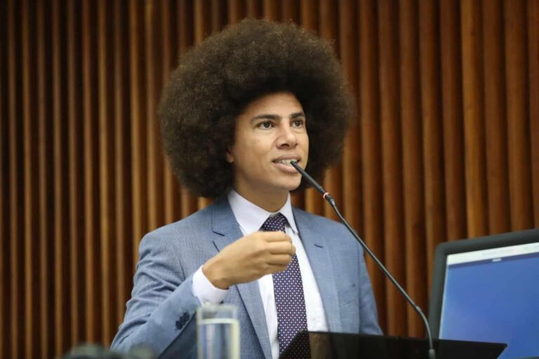 Renato Freitas Perde Aprovação para Cassação na Assembleia Legislativa do Paraná