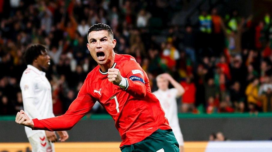 Cristiano Ronaldo celebra gol por Portugal