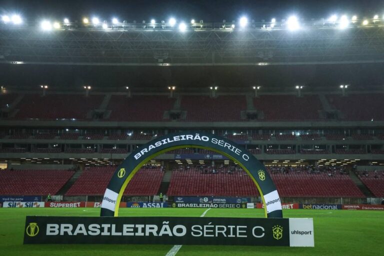 Santa Cruz e Volta Redonda se enfrentam em duelo decisivo pela Série C