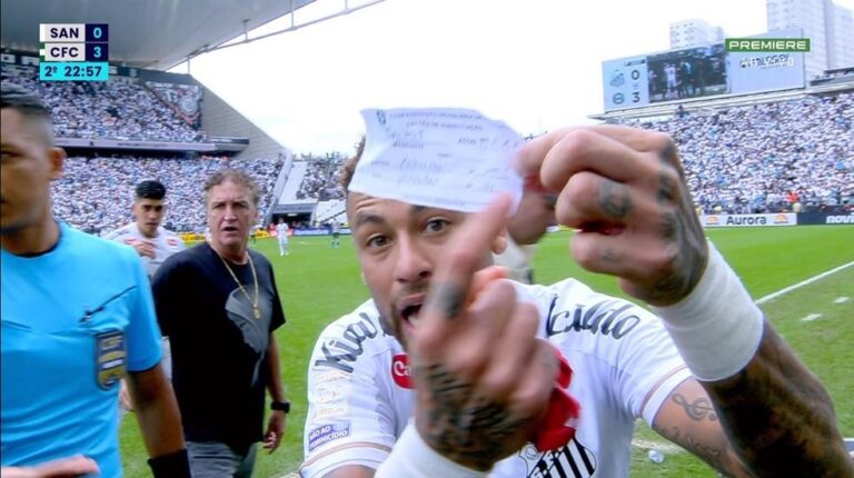 Neymar Revoltado: Substituição por Engano em Jogo do Santos Gera Polêmica
