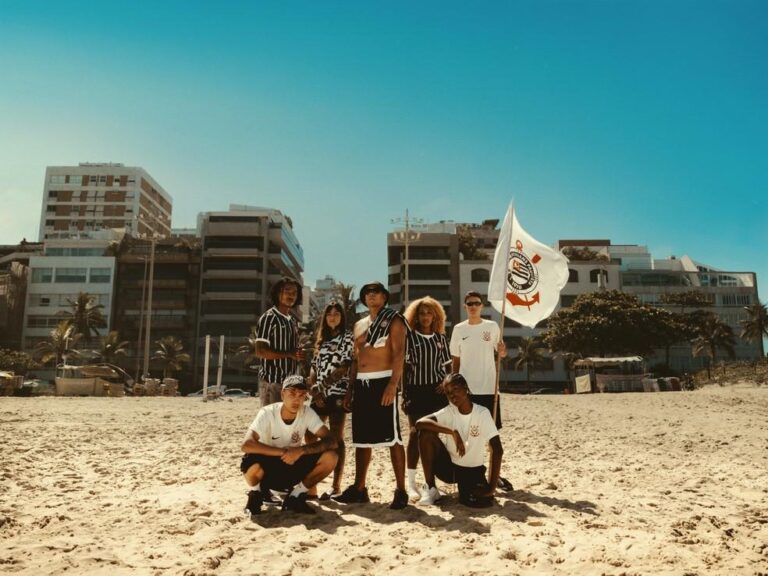 Corinthians Lança Novo Uniforme em Homenagem à Invasão Corintiana de 1976