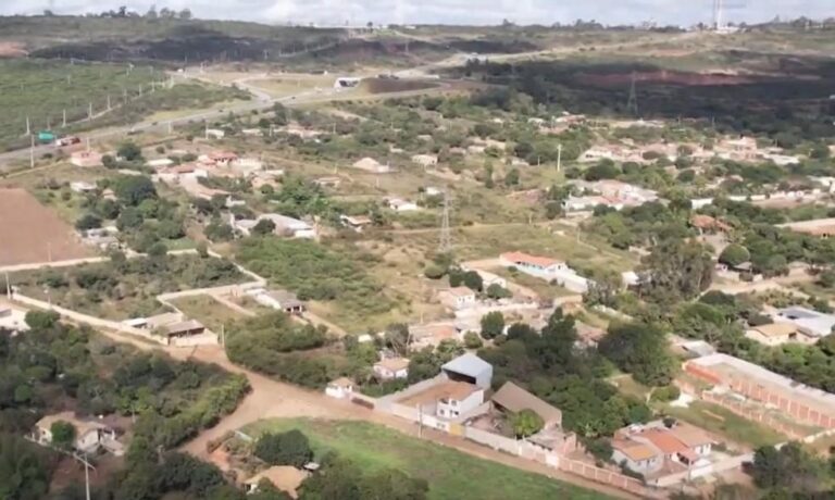 Justiça Concede Reinserção de Posse em Vitória da Conquista e Pindaí