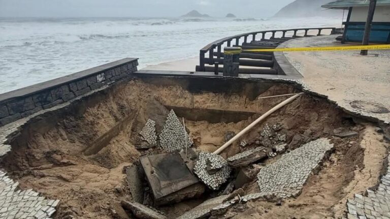 Ressaca causa novos estragos na Praia da Macumba e na Ciclovia Tim Maia