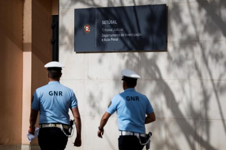 Crianças Francesas Encontradas Abandonadas em Portugal; Mãe e Padrasto Presos