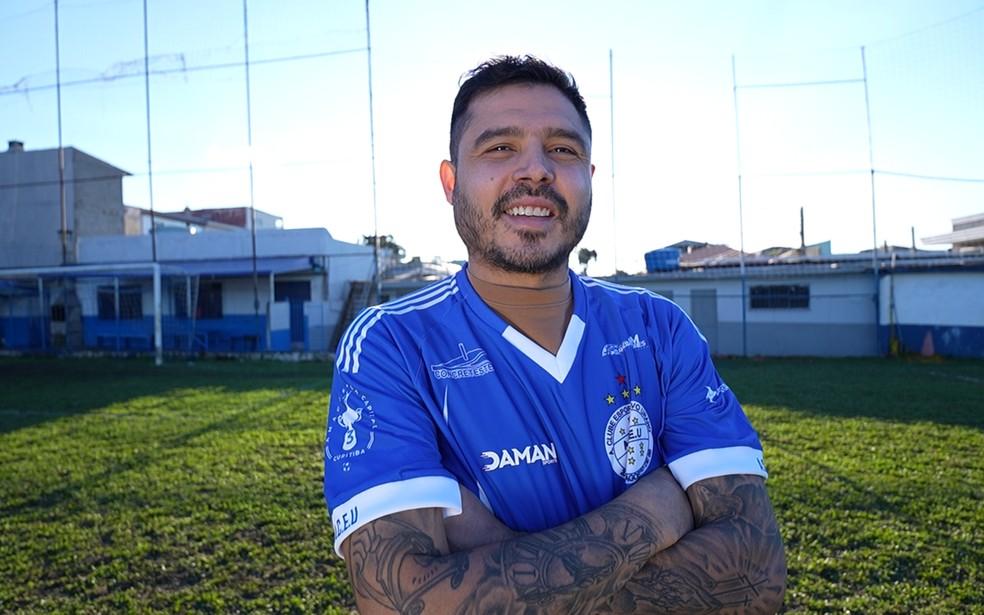 Zezinho vive carreira alternativa no futebol amador