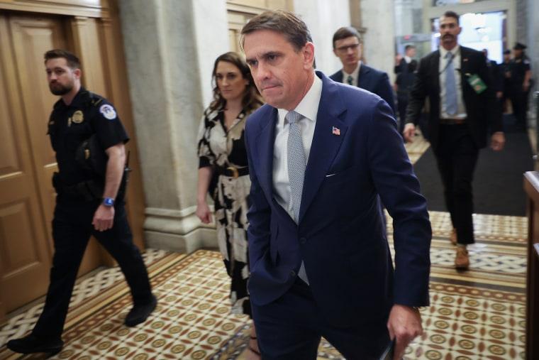Todd Blanche em reunião com legisladores sobre o fundo de compensação de Trump
