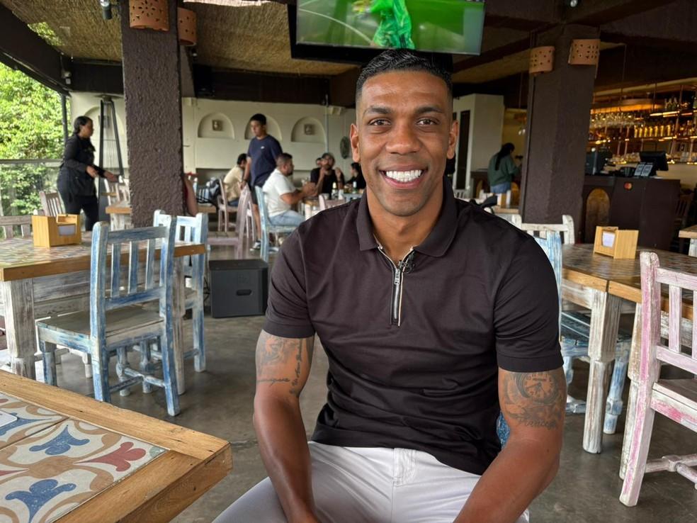 Berrío em seu restaurante em Medellín
