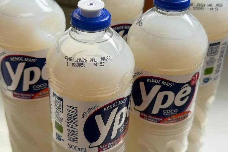 Crise Sanitária Atinge Ypê: Anvisa Suspende Lotes de Produtos em Meio à Concorrência Acirrada