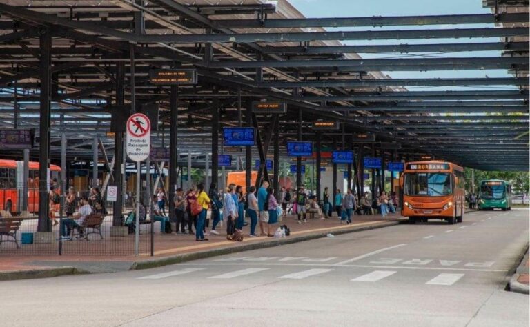 Prefeitura de Curitiba Oferece Mais de 6 Mil Vagas de Emprego nos Terminais de Ônibus