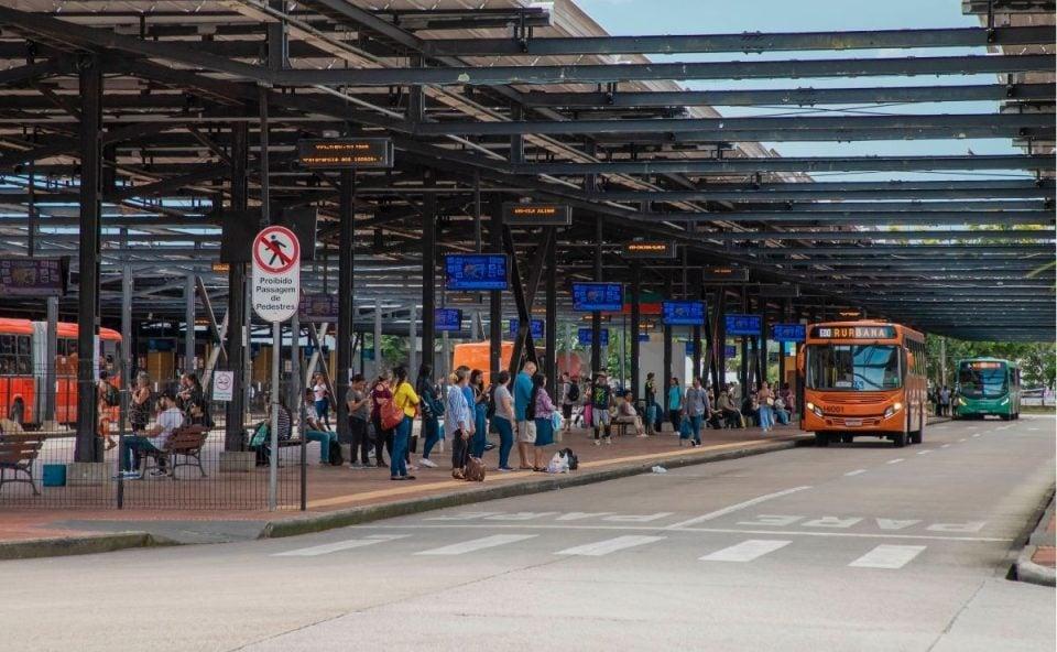 Prefeitura de Curitiba realizará ação nos terminais de ônibus com mais de 6 mil vagas de emprego e atendimento para encaminhamento de trabalhadores.