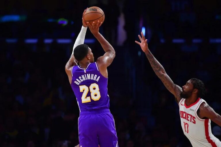 Hachimura Impõe Marca Histórica de 50.8% em Lances de Três para os Lakers nos Playoffs