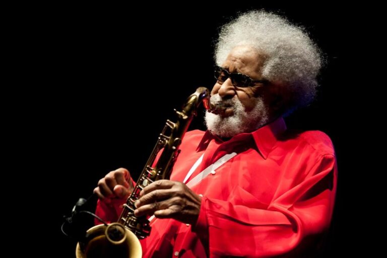 Falecimento de Sonny Rollins, o “Saxofone Colossus” do Jazz, aos 95 anos