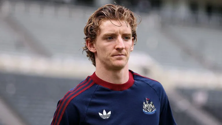 Barcelona e Newcastle estão em negociação para a transferência de Anthony Gordon