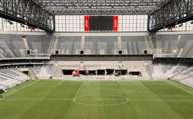 Athletico supera 75% da obra da arquibancada retrátil na Arena da Baixada