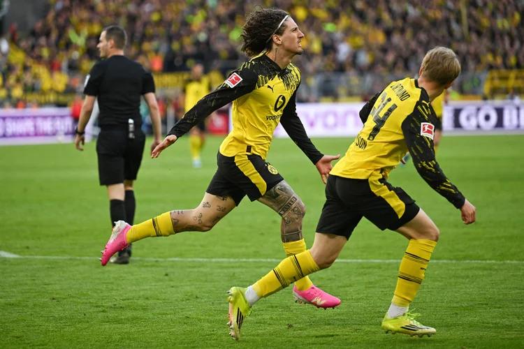 Dortmund vence Freiburg por 4 a 0 e confirma ida à Champions League