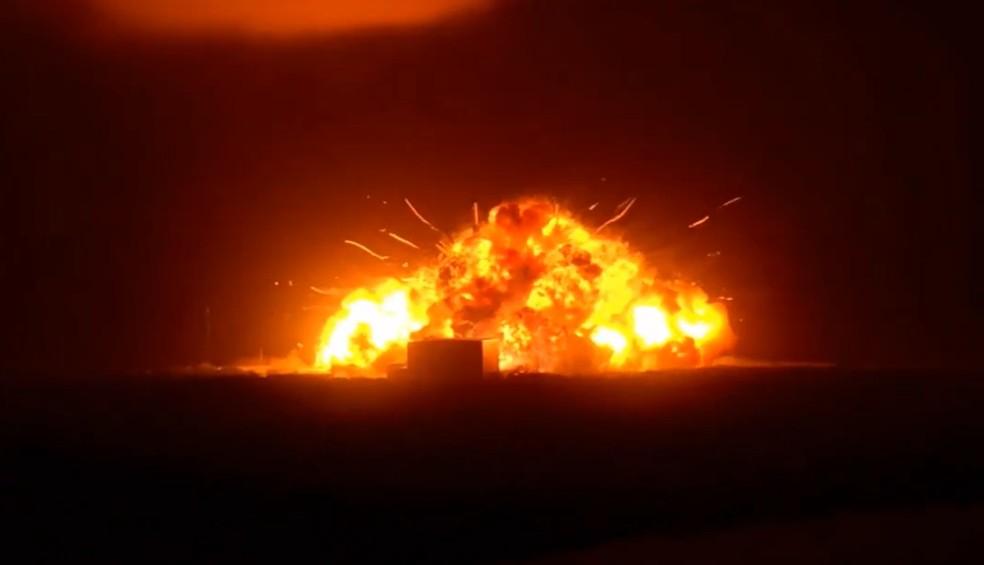 Explosão da nave New Glenn na base de lançamento da Blue Origin, em 28 de maio de 2026