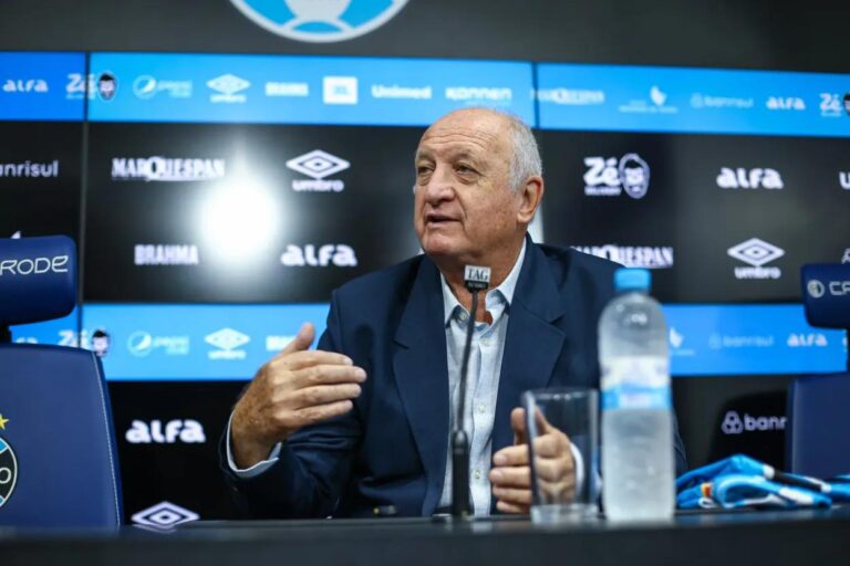 Felipão deseja reaproximar Ronaldinho Gaúcho do Grêmio
