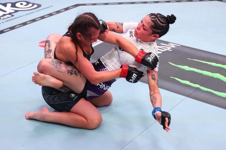 Ardelean Faz História com Primeira Finalização Capsule Lock no UFC