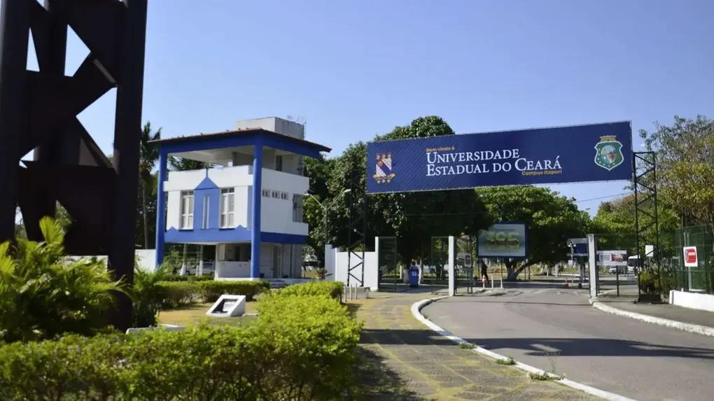 Entrada da Universidade Estadual do Ceará (UECE)