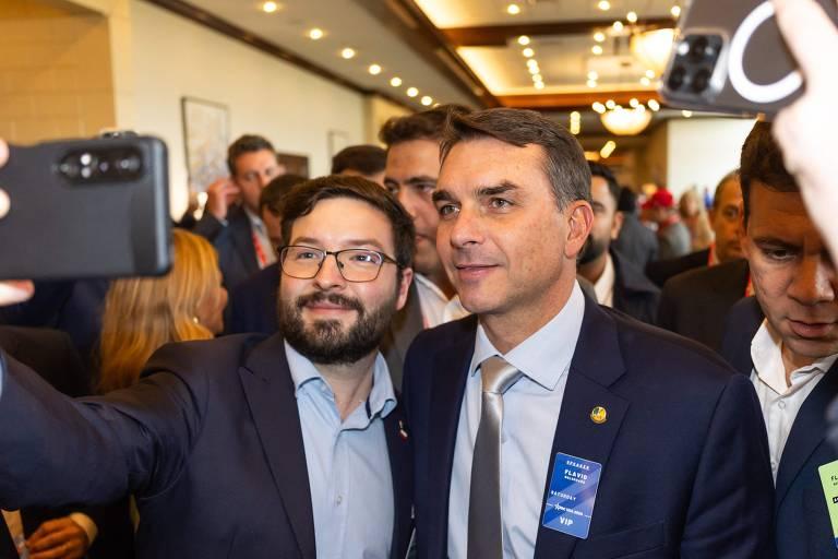 Flávio Bolsonaro em pré-campanha à Presidência da República
