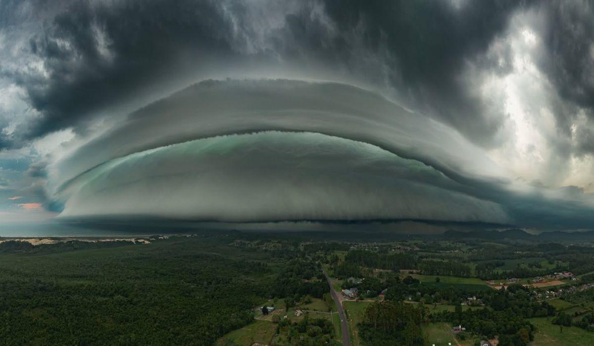 Ciclone extratropical associado à frente fria traz chuvas ao Brasil