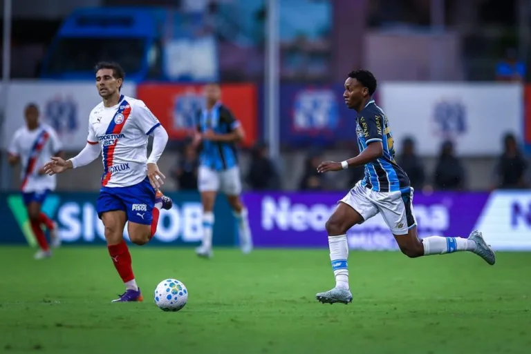 Grêmio Enfrenta Desfalques, Mas Ganha Reforços para Jogo Contra o Santos