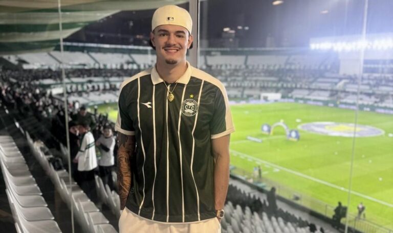 Gui Santos, craque da NBA, faz aparição marcante no jogo Coritiba x Bahia