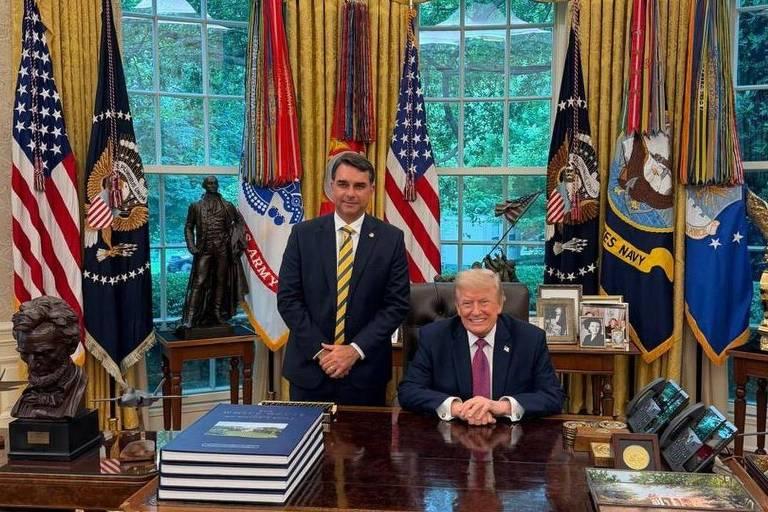 Silêncio de Trump sobre Encontro com Flávio Bolsonaro e Questões Políticas em Discursos
