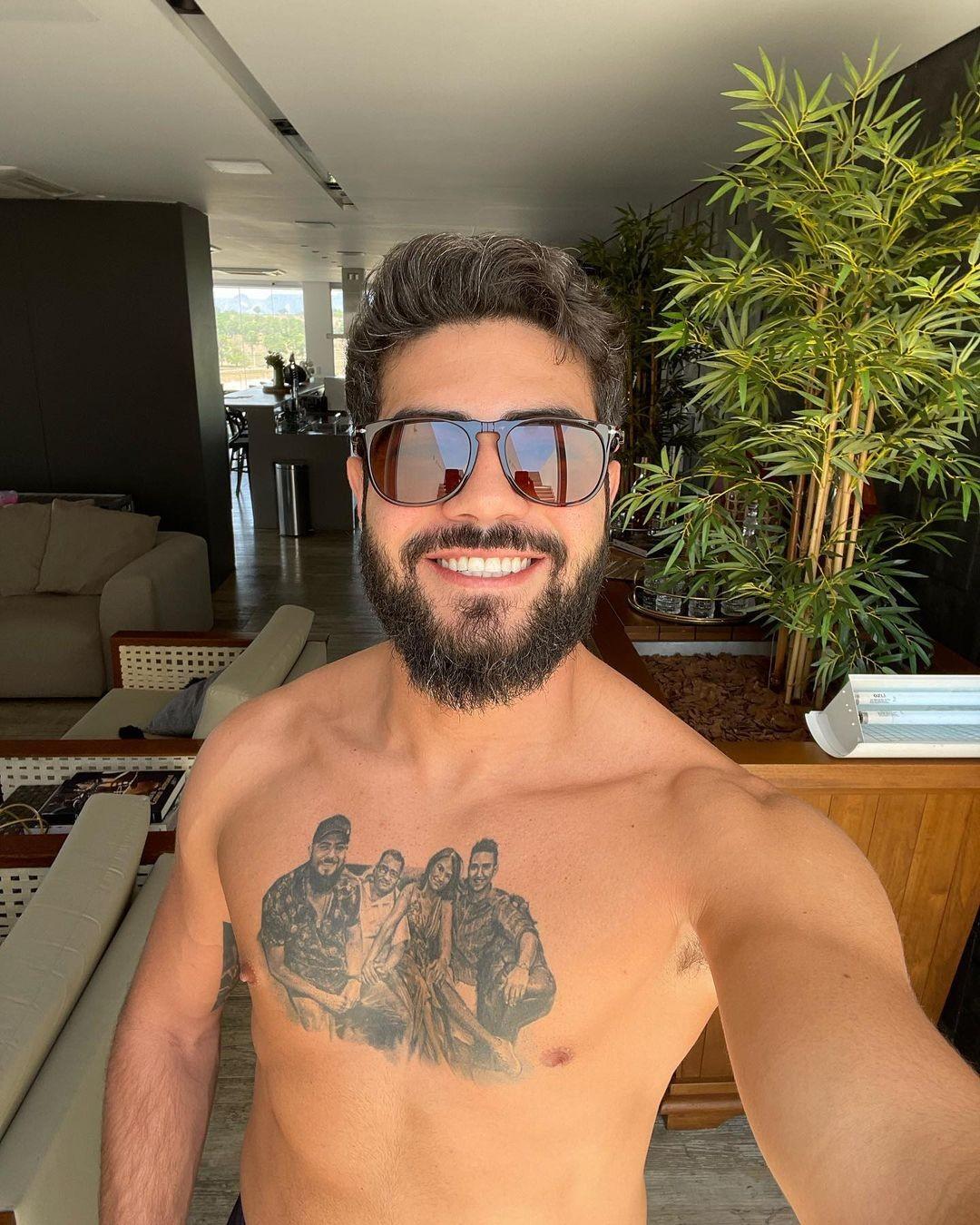 Henrique, da dupla Henrique & Juliano, é criticado após puxar cabelo da esposa