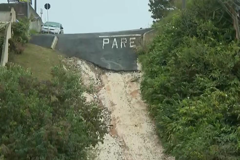 Rua Nossa Senhora das Graças, em Almirante Tamandaré.