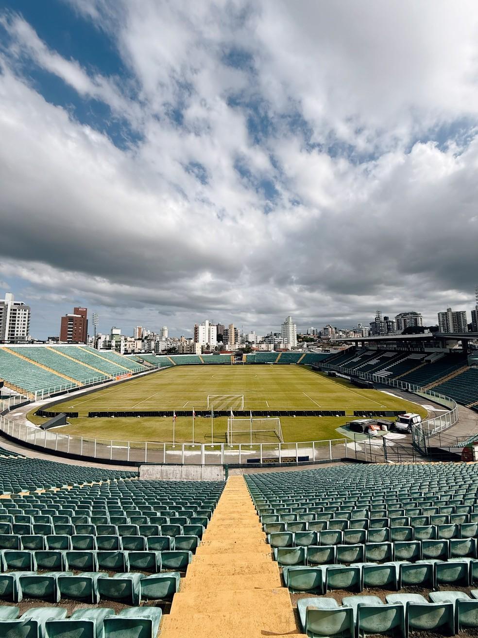 Estádio Orlando Scarpelli, onde ocorrerá o jogo entre Figueirense e Paysandu.
