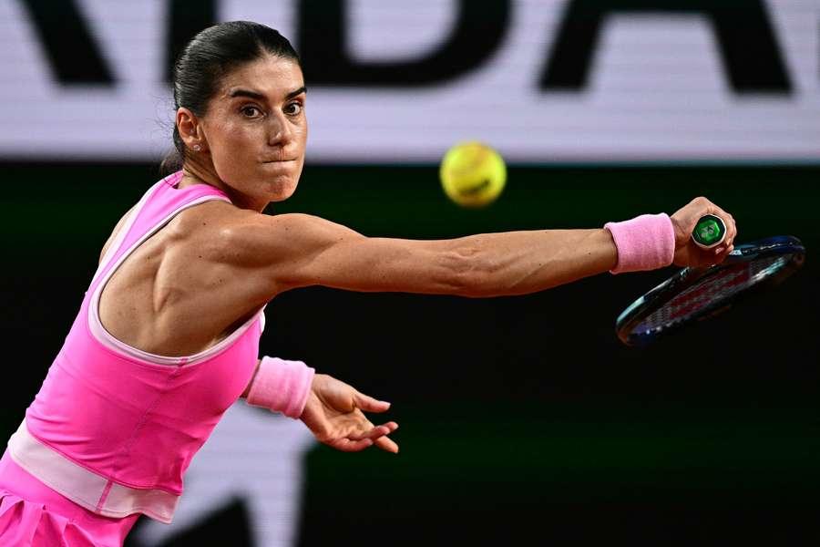 Sorana Cîrstea em ação durante o Roland Garros