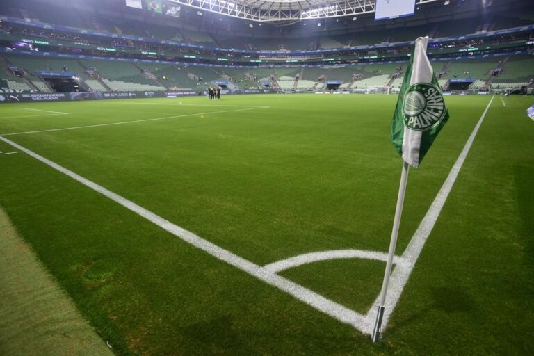 Palmeiras e Corinthians se enfrentam em grande clássico na Copa do Brasil Feminina