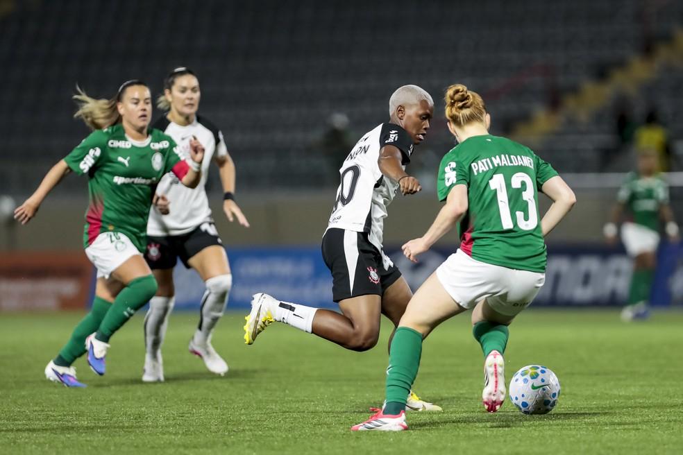 Lance de Palmeiras x Corinthians no Brasileirão Feminino