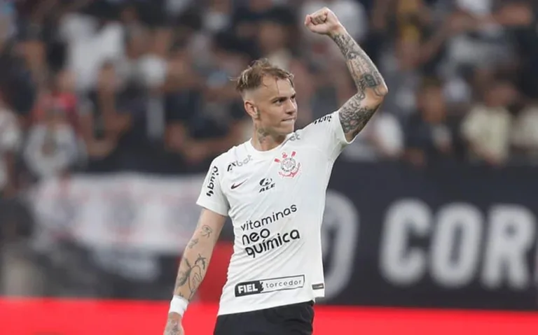 Róger Guedes marca presença em Corinthians x Atlético-MG e gera especulações sobre retorno