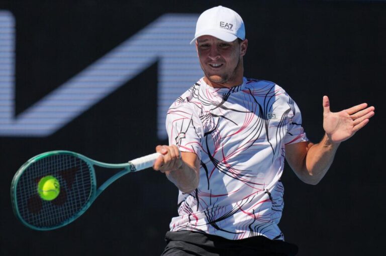 Luciano Darderi e Yannick Hanfmann se enfrentam em disputa emocionante no ATP Roma 2026