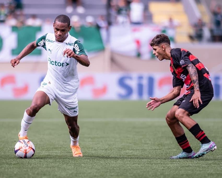 Eduardo Conceição, jogador do Palmeiras, pode ser relacionado pela primeira vez antes da Copa do Mundo