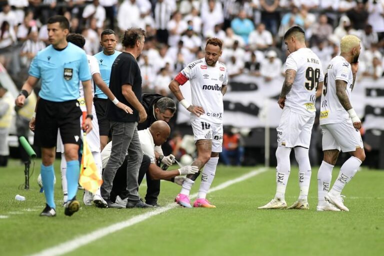 Neymar Enfrenta Edema na Panturrilha Antes da Copa do Mundo