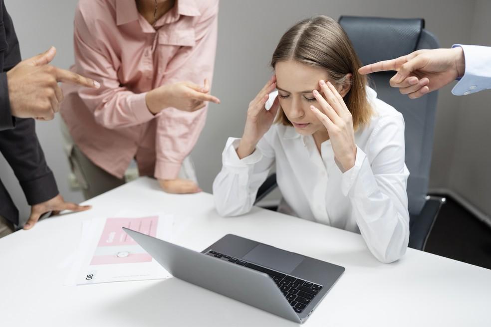 Assédio moral no trabalho pode causar consequências na saúde mental e física da vítima