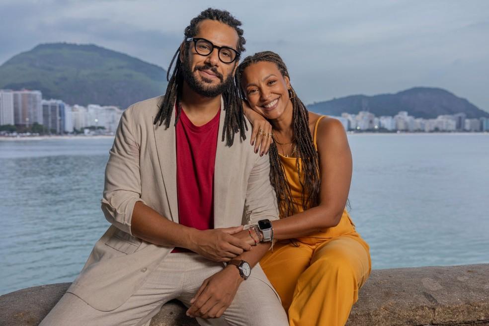 Sheron Menezzes e Amaury Lorenzo como Bela e Lucas na novela 'Por você'