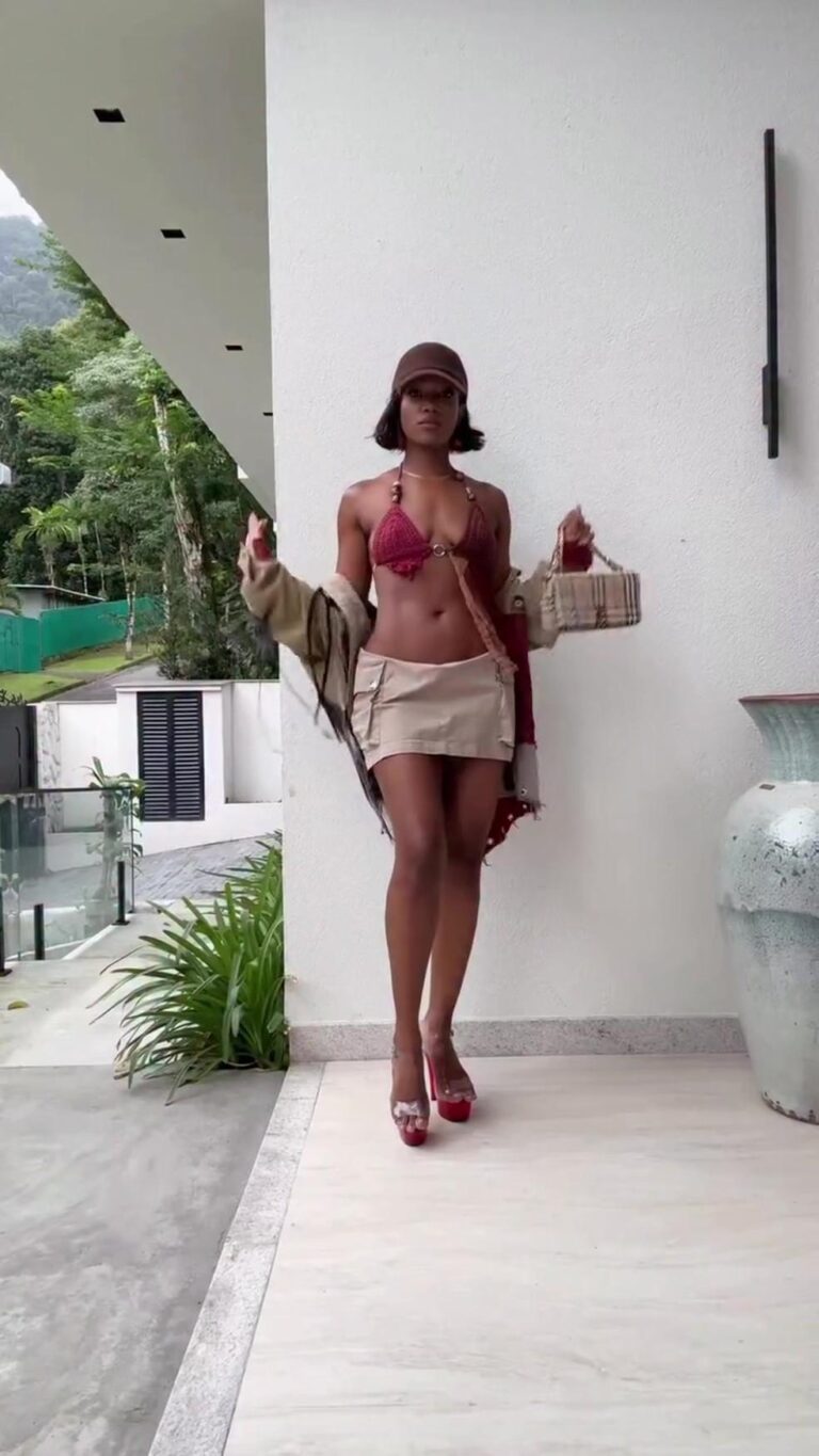 IZA Brilha com Look Estiloso e Namorado comenta em Vídeo
