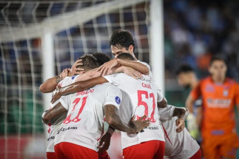 Bragantino Goleia Blooming e Marca História na Sul-Americana